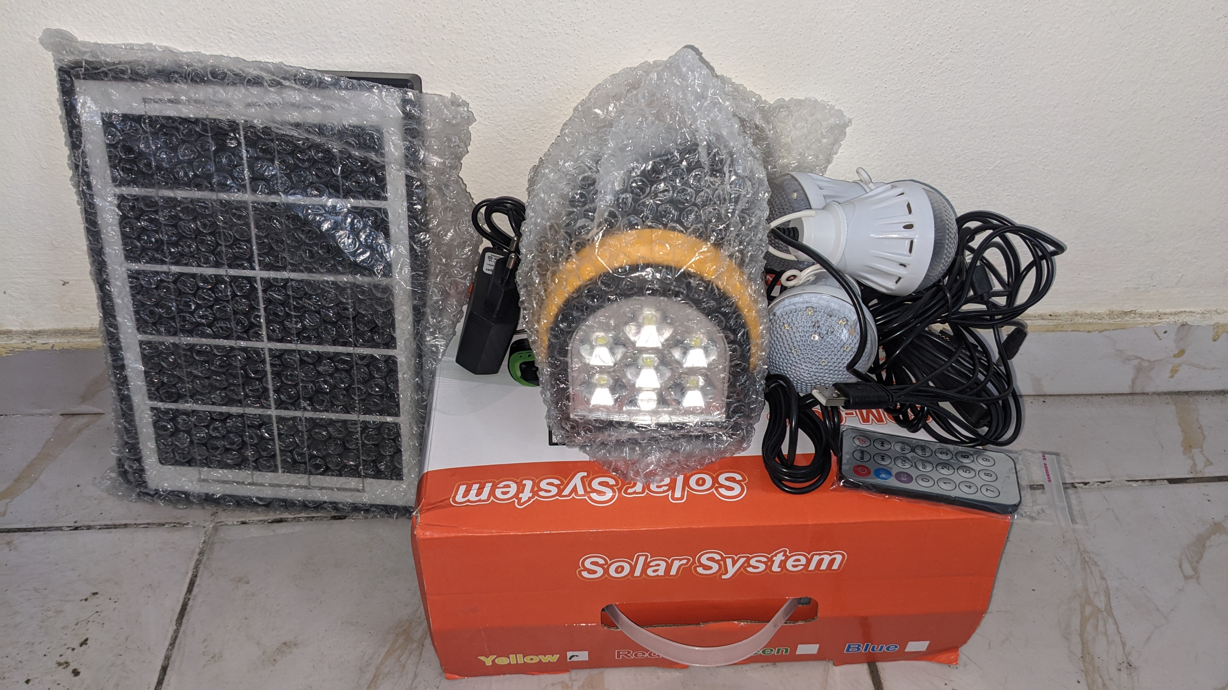 kit d'éclairage solaire portable avec télécommande