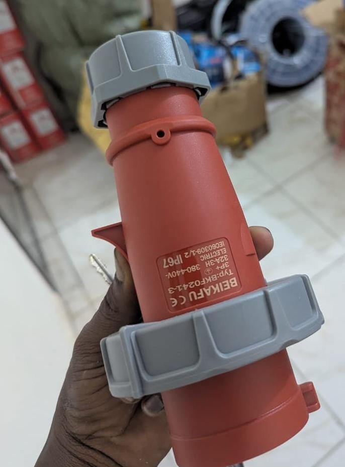 FICHE 3P+T POUR REEFERS, MENNEKES 2175B, (POSITION 3H)