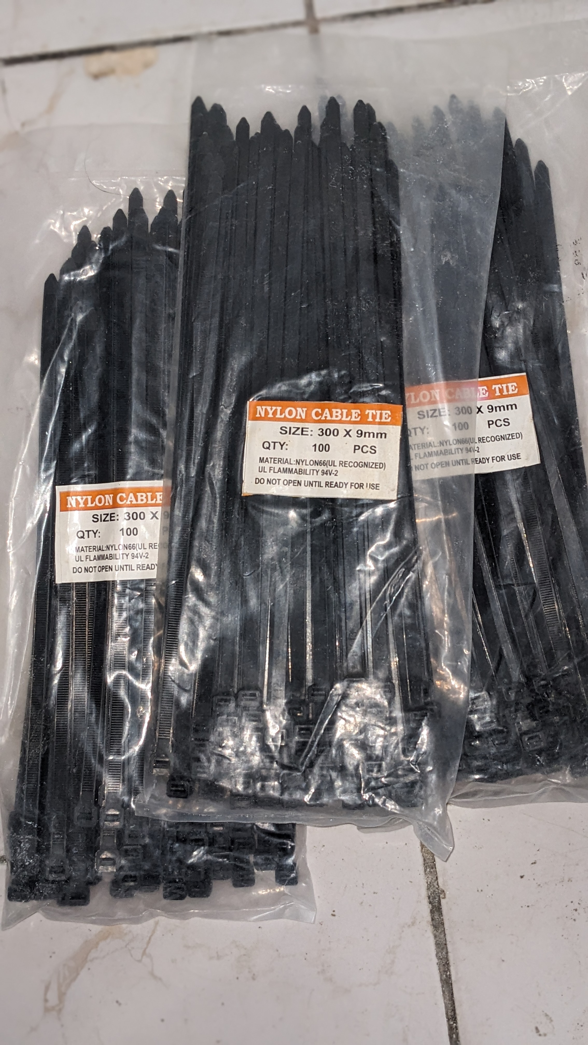 COLLIER DE SERRAGE (COLSON) 300 x 9mm NYLON CABLE TIE NOIR